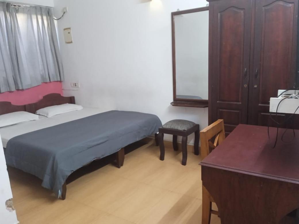 Xhostel Hostel Kochi Buitenkant foto