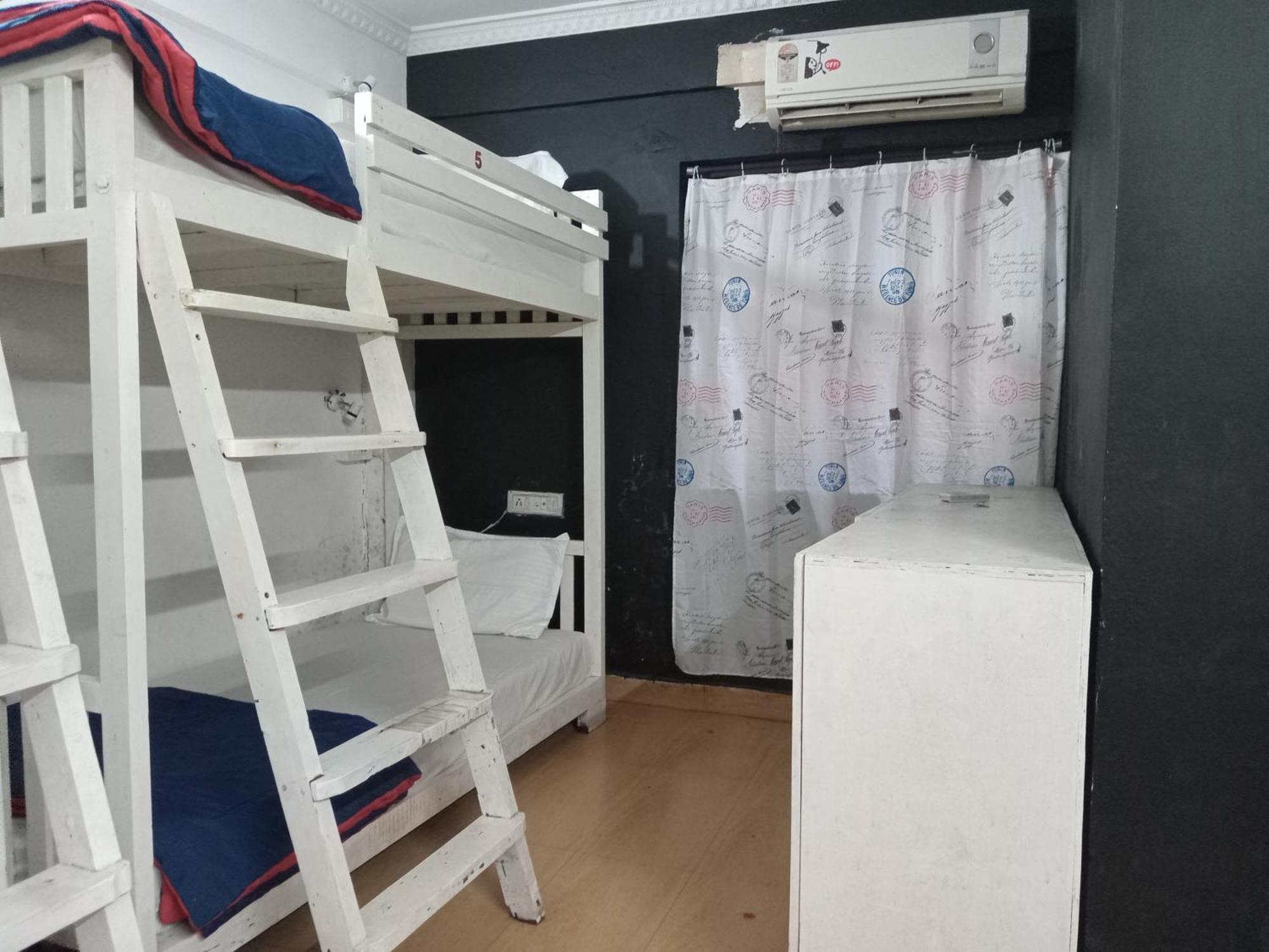 Xhostel Hostel Kochi Buitenkant foto