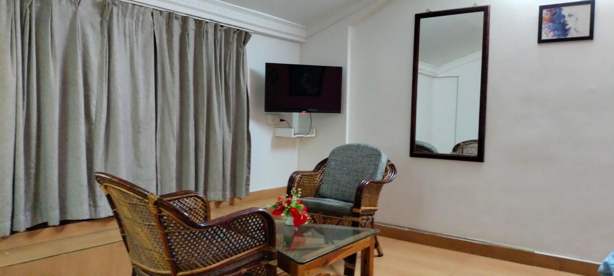 Xhostel Hostel Kochi Buitenkant foto